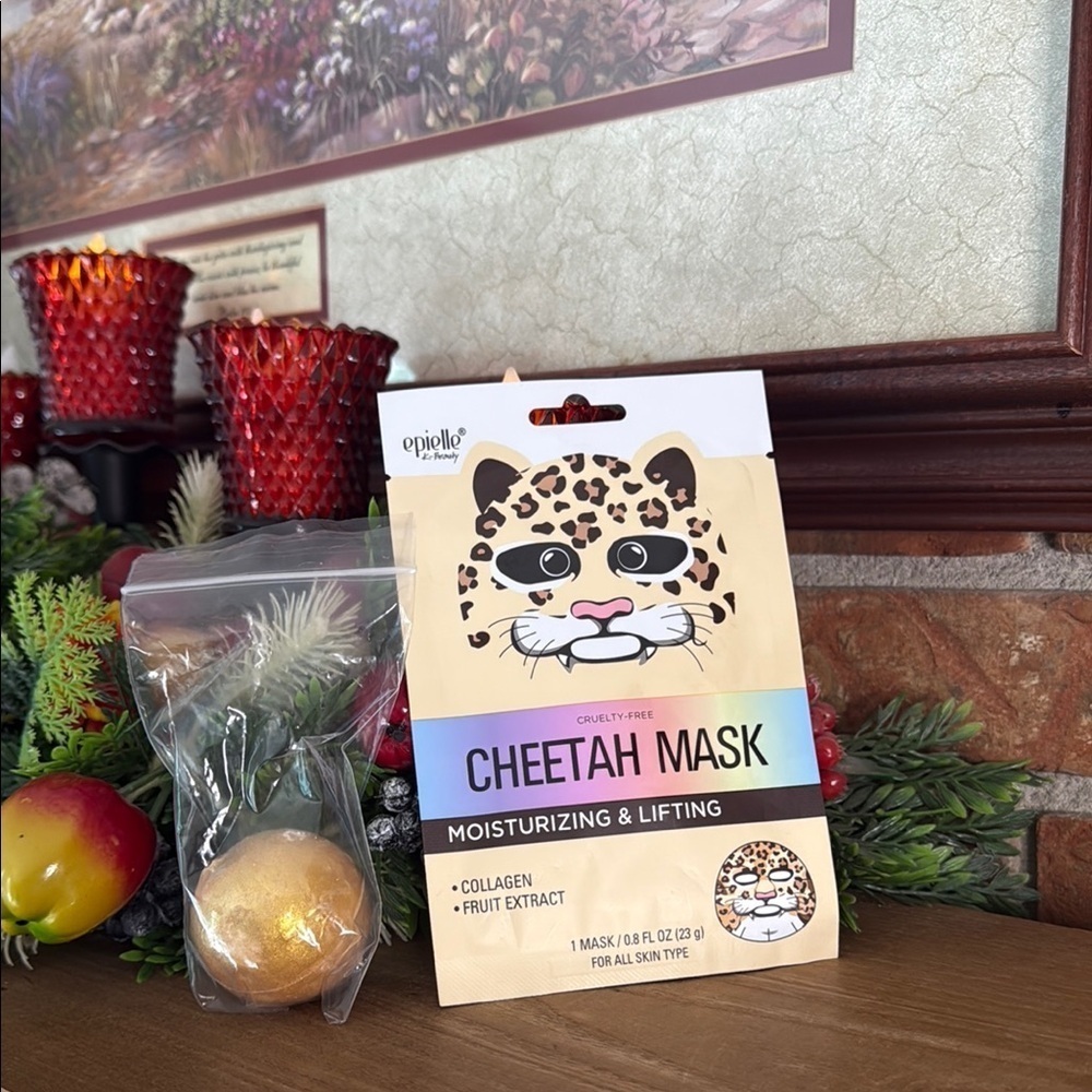 Epielle Cheetah Mask with Large Gold Shimmer Bath Bomb NWT